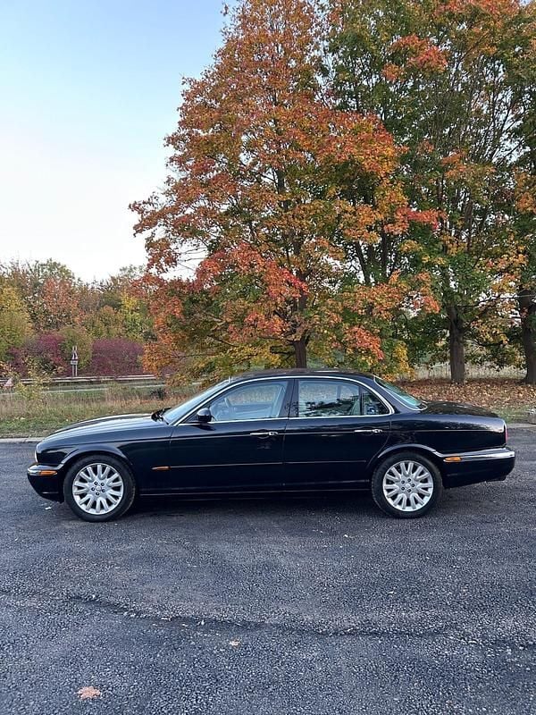 Used Jaguar XJ SE 2004 Black Sedan
