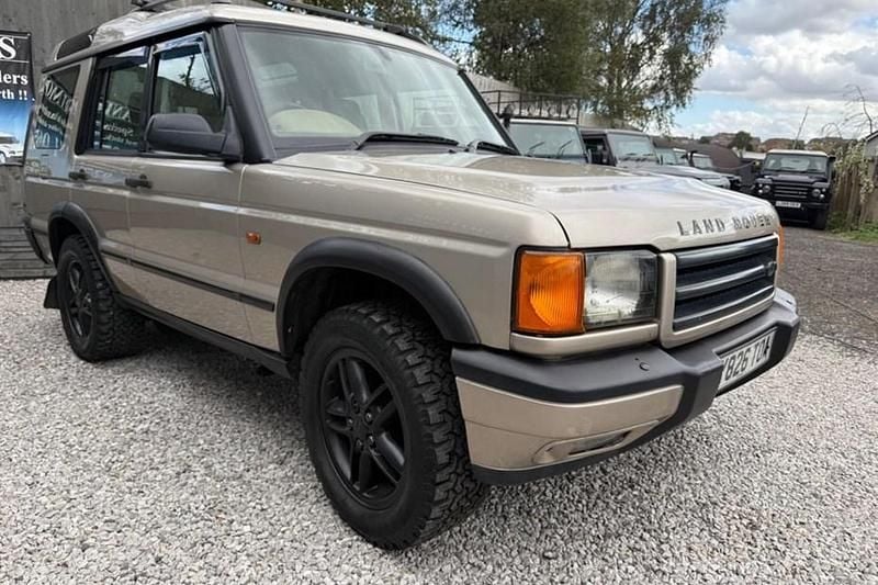 Gold Used 2001 Land Rover Discovery 2 SUV | £4,295 (Fair price) - Image 1/1