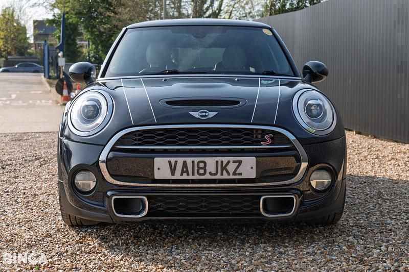 Używany Mini Cooper S Hatch 2018 Czarny Hatchback