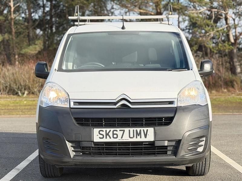 Used Citroën Berlingo 75 HP (55 kW) 2017 White MPV
