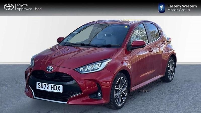 Used Toyota Yaris Hybrid 113 HP (83 kW) 2022 Red Hatchback