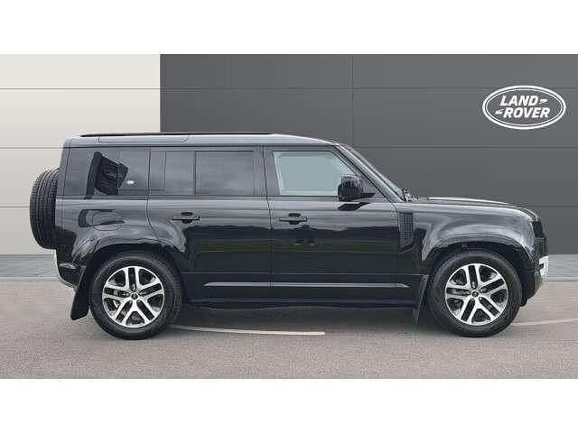 Used Land Rover Defender 249 HP (183 kW) 2024 Black SUV
