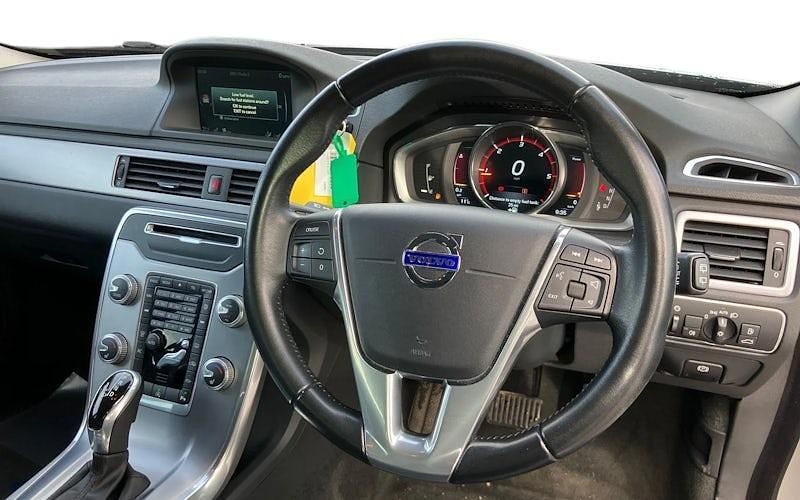 Used Volvo V70 SE Lux 181 HP (133 kW) 2015 Silver Estate