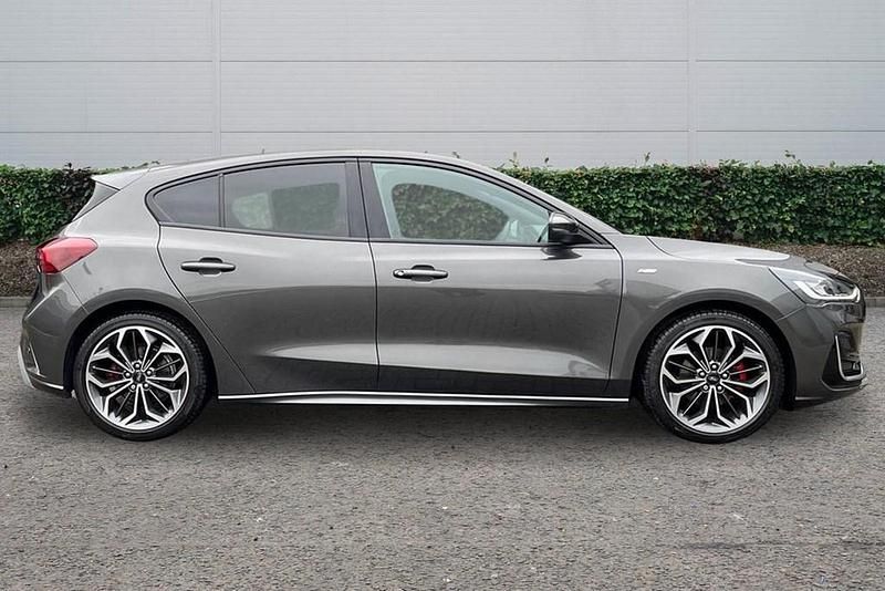 Used Ford Focus ST-Line 125 HP (91 kW) 2022 Grey Hatchback