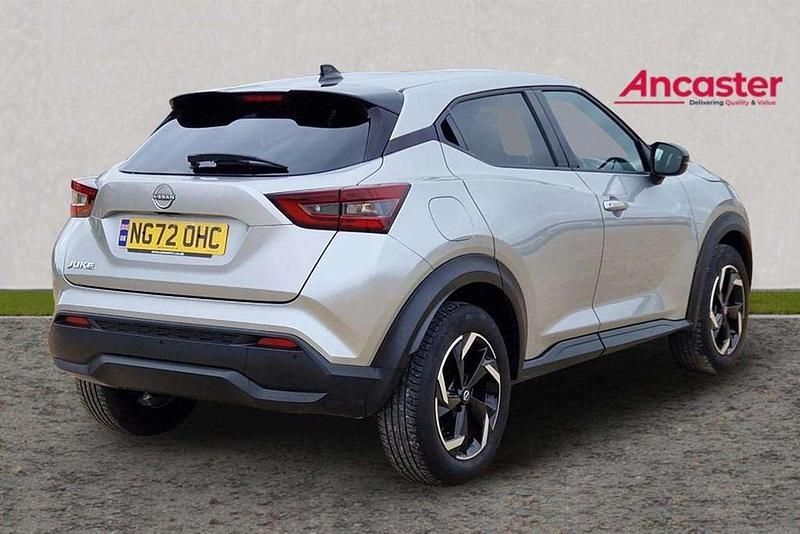 Used Nissan Juke N-Connecta 112 HP (82 kW) 2023 Silver SUV
