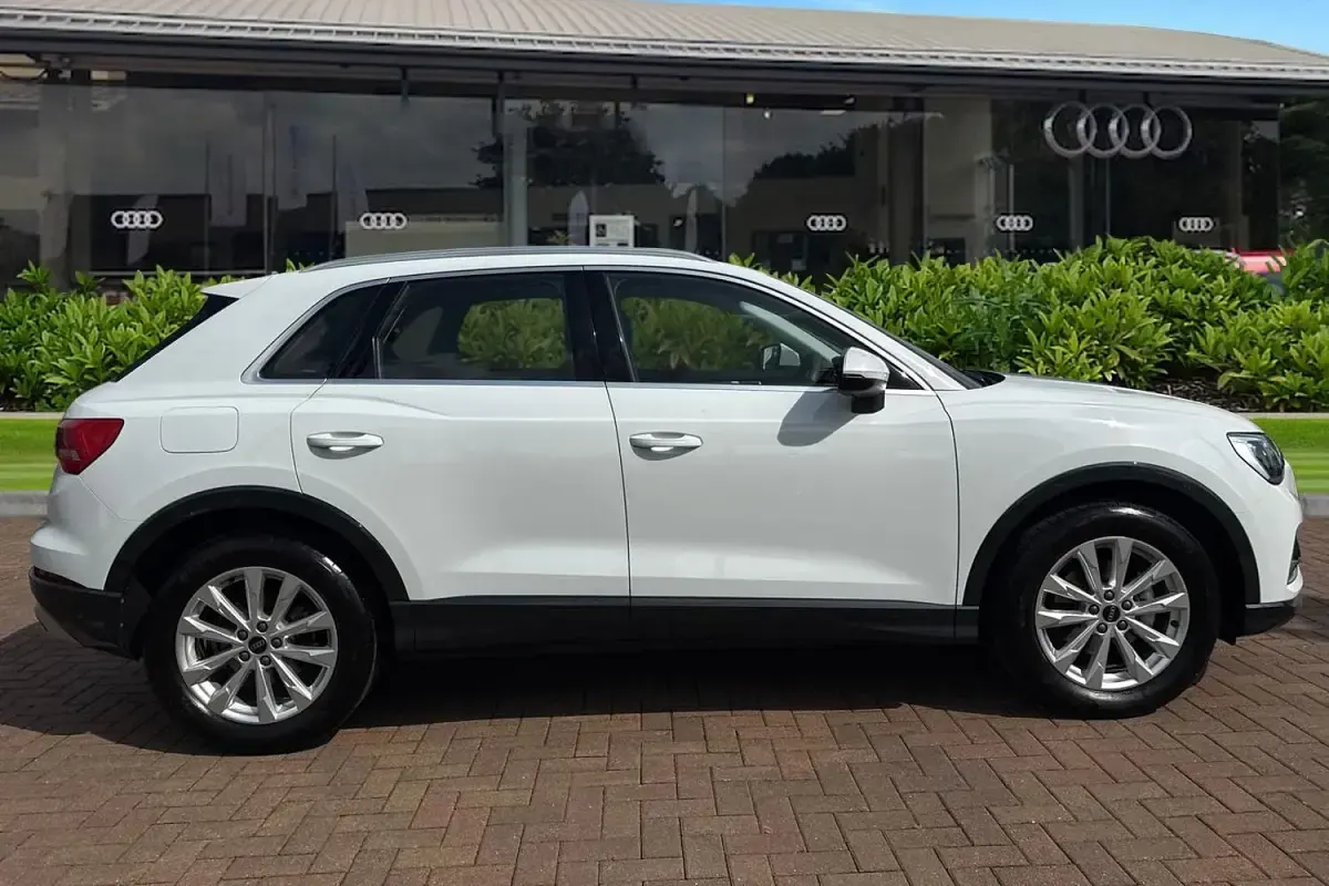 Usado Audi Q3 Sport 150 CV (110 kW) 2025 Blanco SUV