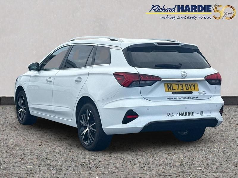White Used 2023 MG MG5 EV Trophy Estate | £15,999 (Fair price) - Image 1/3