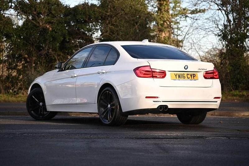 Used BMW 320 Sport Line 190 HP (139 kW) 2016 White Sedan