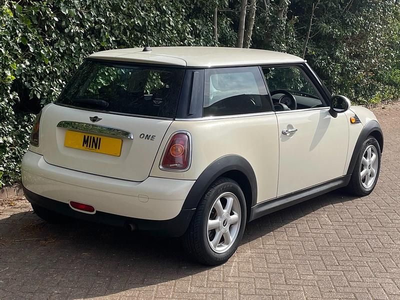 Used Mini ONE Hatch 2008 White Hatchback