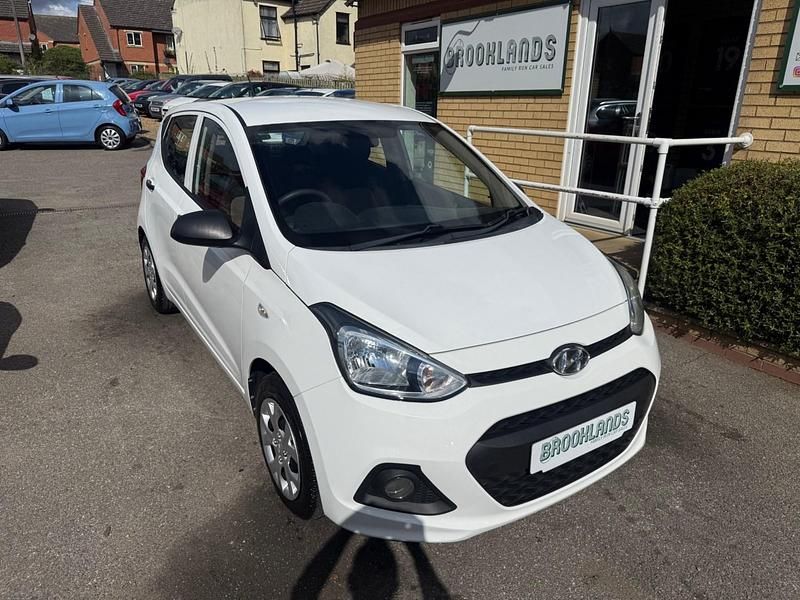 Polar white Used 2016 Hyundai i10 Hatchback | £4,995 (Fair price) - Image 1/4