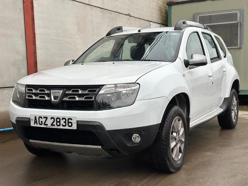 Used Dacia Duster Lauréate 2015 White Hatchback