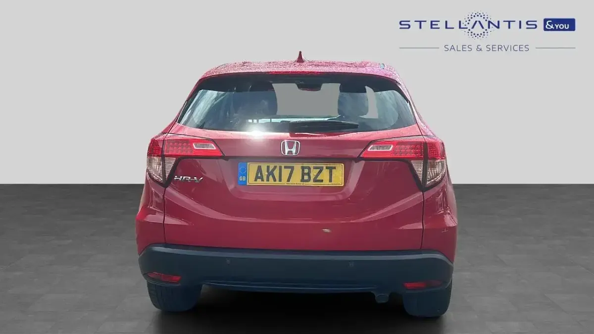 Used Honda HR-V SE 128 HP (94 kW) 2017 Red SUV
