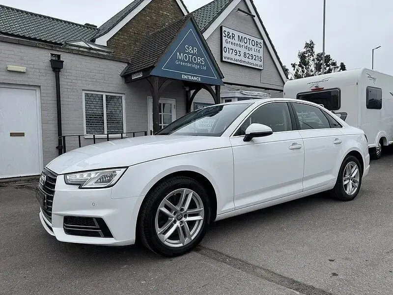 Used Audi A4 Business 147 HP (108 kW) 2019 White Sedan