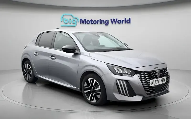 Used Peugeot 208 Allure 101 HP (74 kW) 2024 Grey Hatchback