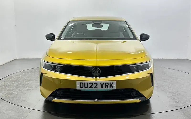 Used Vauxhall Astra Design Edition 131 HP (96 kW) 2025 Hatchback