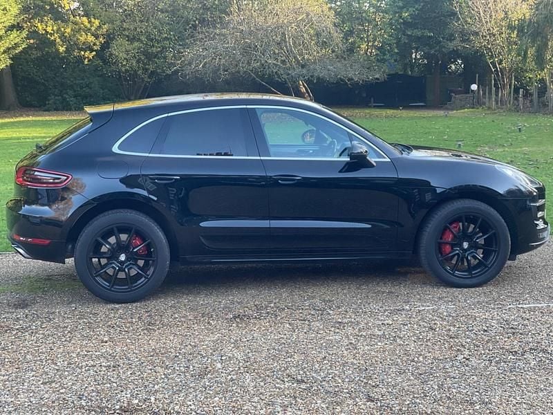 Used Porsche Macan Turbo 400 HP (294 kW) 2017 Black SUV