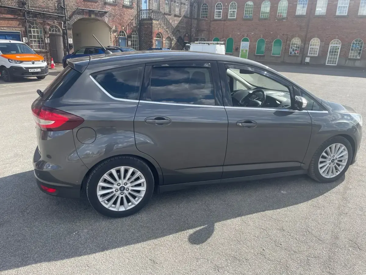 Second-hand Ford C-MAX Titanium 125 CP (91 kW) 2018 Gri Monovolum
