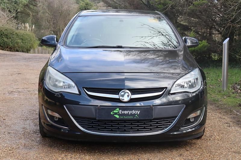 Used Vauxhall Astra SRi 2013 Black Hatchback
