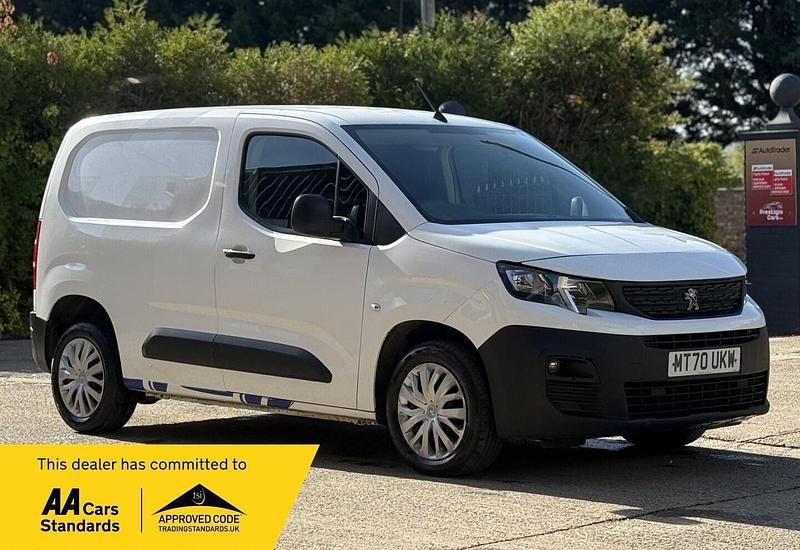 White Used 2020 Peugeot Partner S MPV | £6,990 (Fair price) - Image 1/2