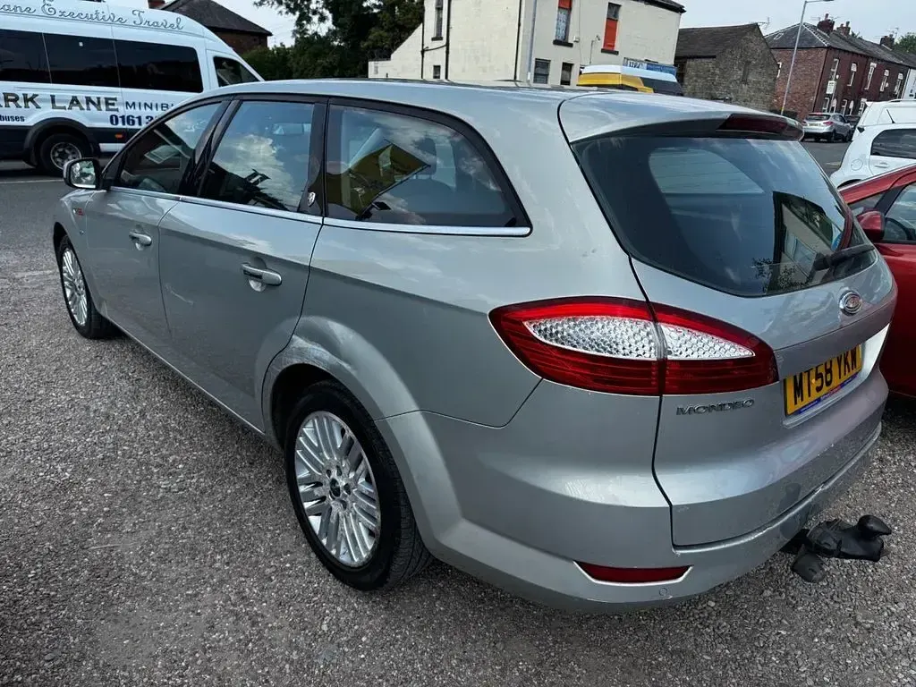 Used Ford Mondeo Ghia 138 HP (101 kW) 2009 Silver Estate