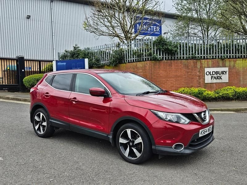 Used Nissan Qashqai N-TEC 2014 Red SUV