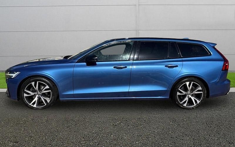 Used Volvo V60 R-Design 190 HP (139 kW) 2019 Blue Estate