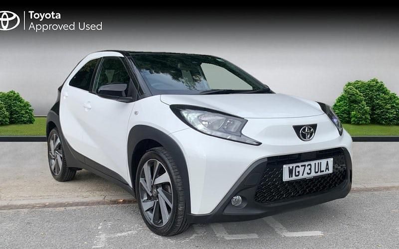 Pure white bitone Used 2023 Toyota Aygo X SUV | £13,640 - Image 1/4
