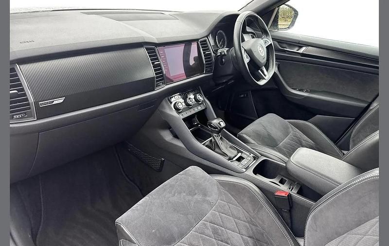 Used Skoda Kodiaq SportLine 147 HP (108 kW) 2019 Moon white metallic SUV