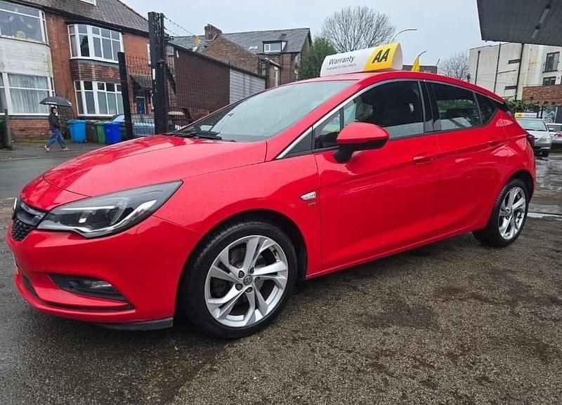 Used Vauxhall Astra SRi 136 HP (100 kW) 2016 Red Hatchback
