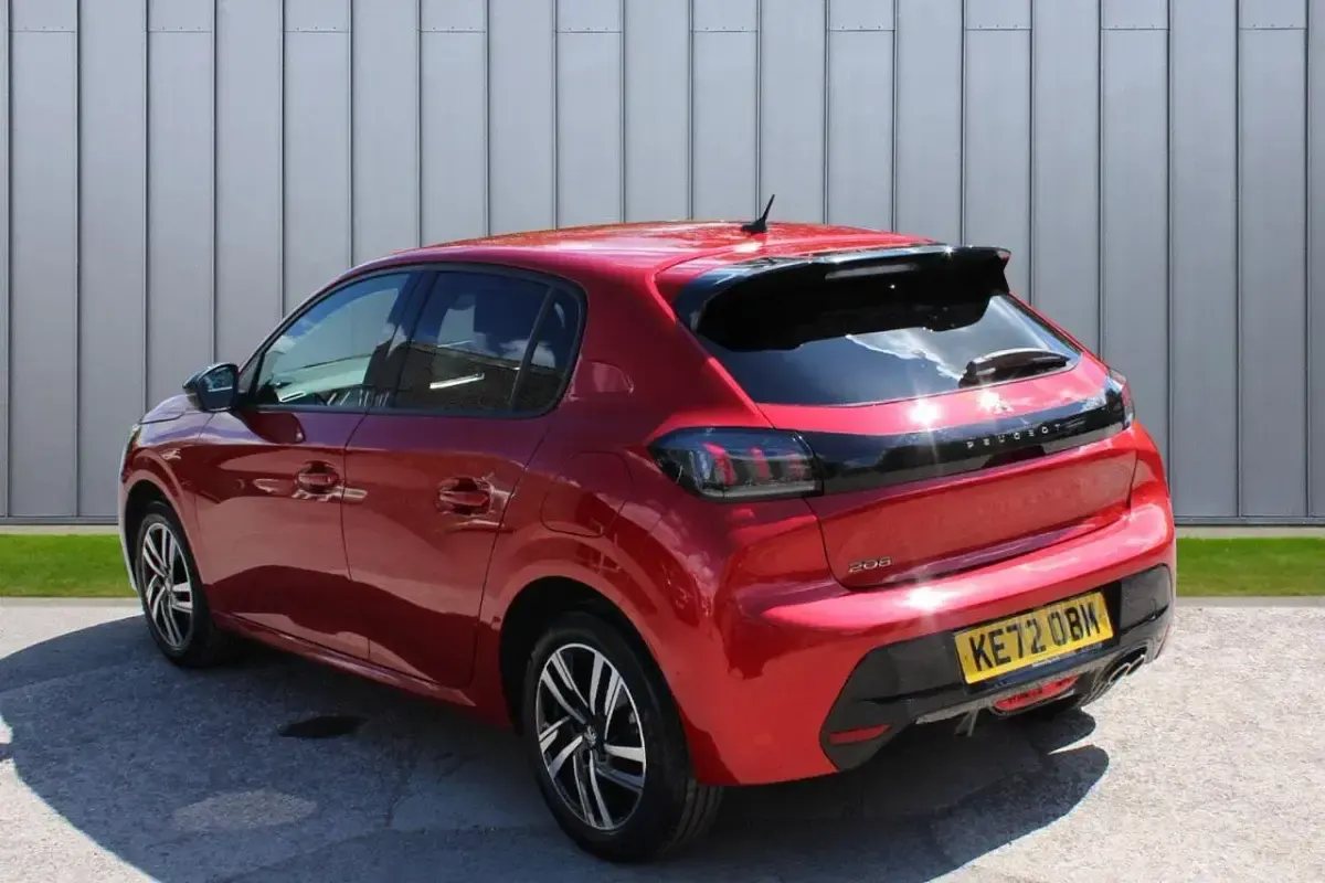 Used Peugeot 208 Allure+ 129 HP (94 kW) 2023 Red Hatchback