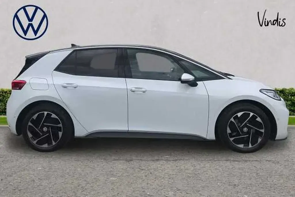 Used VW ID.3 Pro 150 kW (204 HP) 2025 White Hatchback