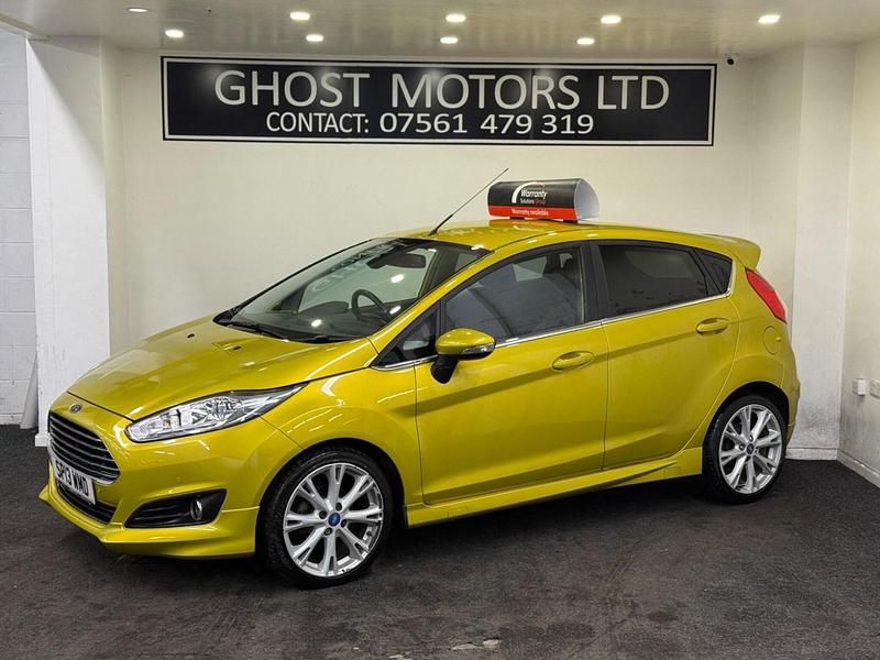 Used Ford Fiesta Titanium 75 HP (55 kW) 2013 Yellow Hatchback