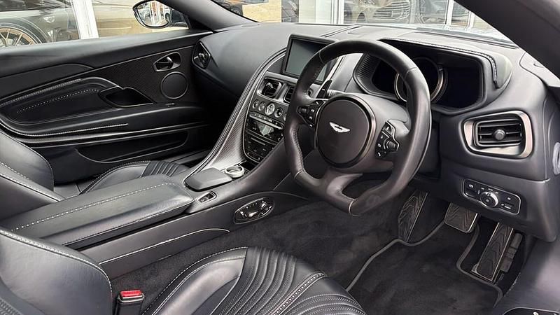 Used Aston Martin DB11 630 HP (463 kW) 2022 Silver Coupe