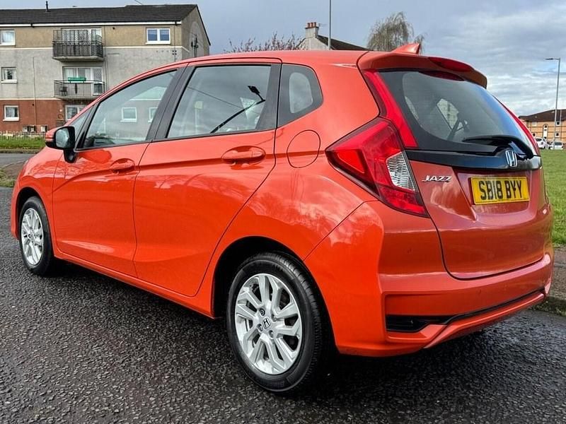 Second-hand Honda Jazz SE 102 CP (75 kW) 2018 Portocaliu Hatchback