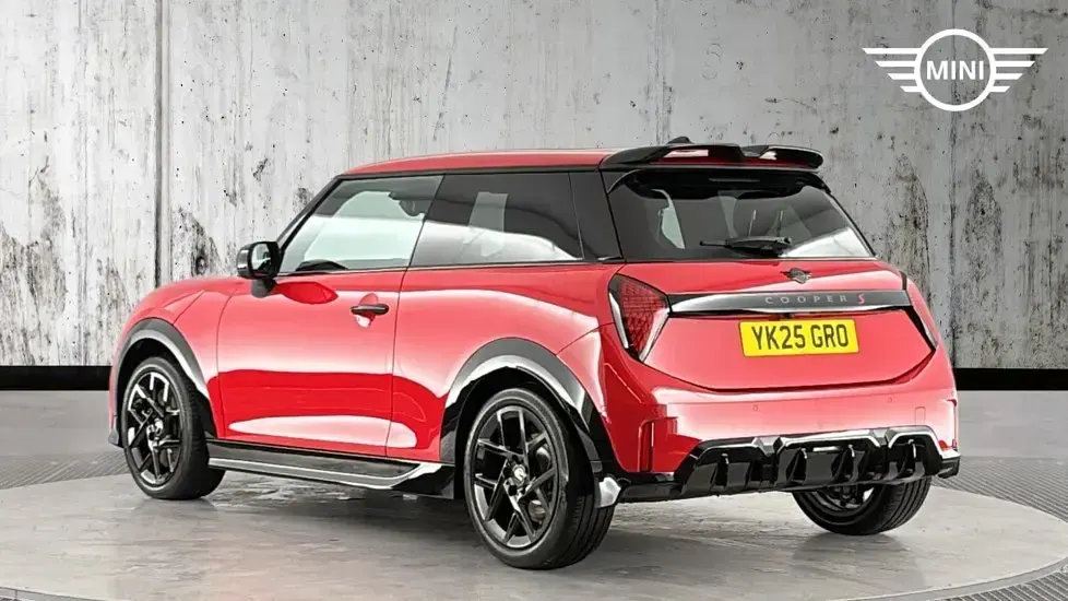 Used Mini Cooper S Hatch 201 HP (147 kW) 2025 Red Hatchback