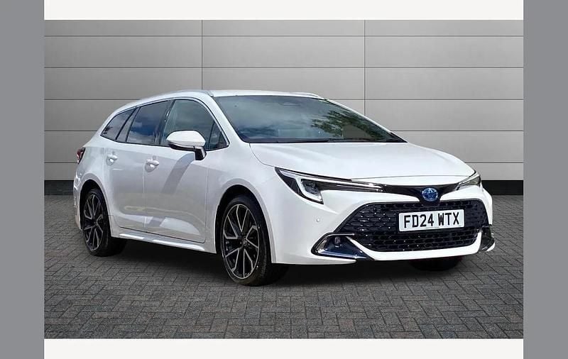Pure white Used 2024 Toyota Corolla Sport Estate | £27,650 (Fair price) - Image 1/3