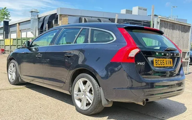 Used Volvo V60 SE Lux 150 HP (110 kW) 2015 Blue Estate