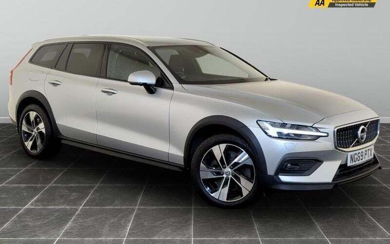 Silver Used 2019 Volvo V60 CC Plus Estate | £18,495 (Fair price) - Image 1/2