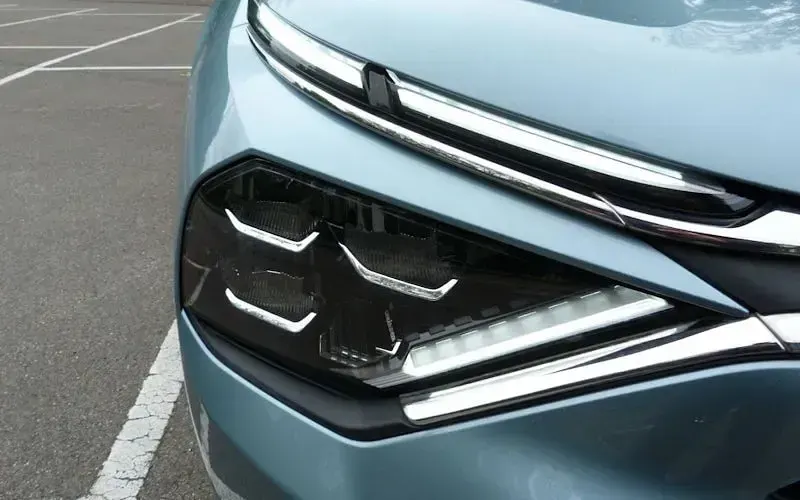 Used Citroën e-C4 Shine 100 kW (136 HP) 2022 Blue Hatchback