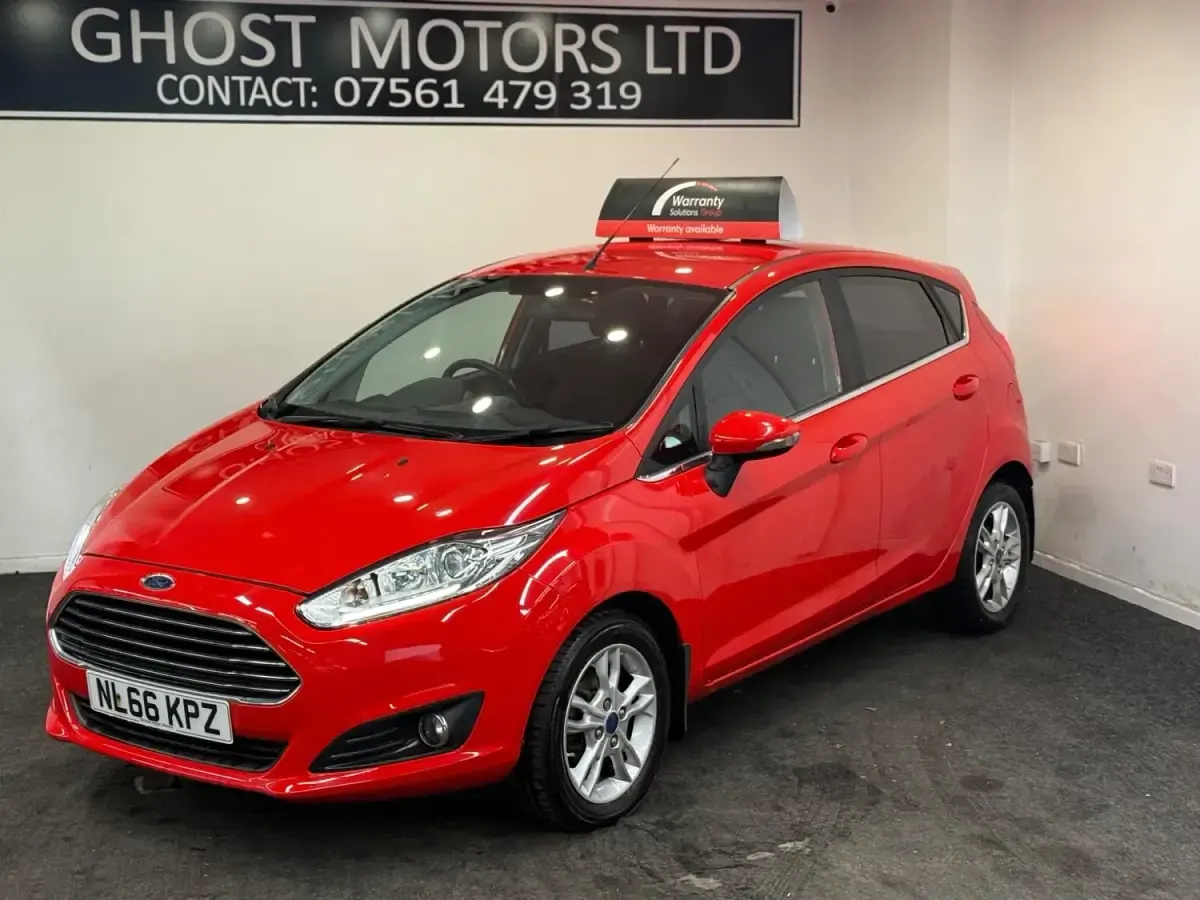 Używany Ford Fiesta Zetec 2017 Czerwony Hatchback