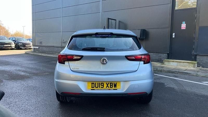 Used Vauxhall Astra SRi 150 HP (110 kW) 2019 Silver Hatchback