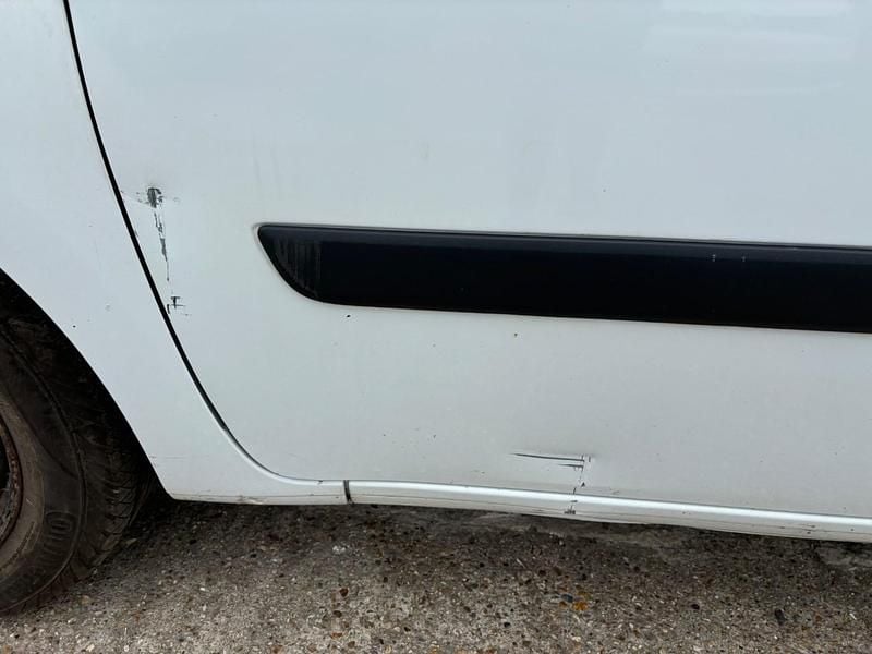 Image 3/4
