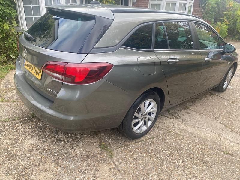 Second-hand Vauxhall Astra 110 CP (80 kW) 2019 Gri Break