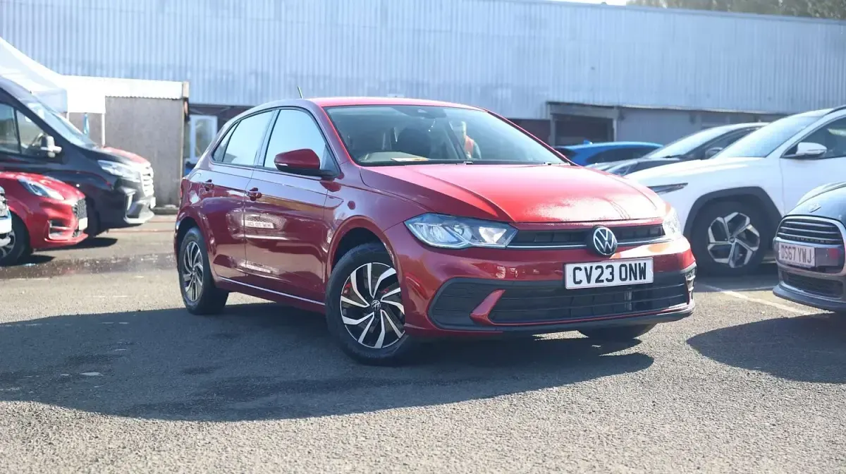 Used VW Polo Life 95 HP (69 kW) 2023 Red Hatchback