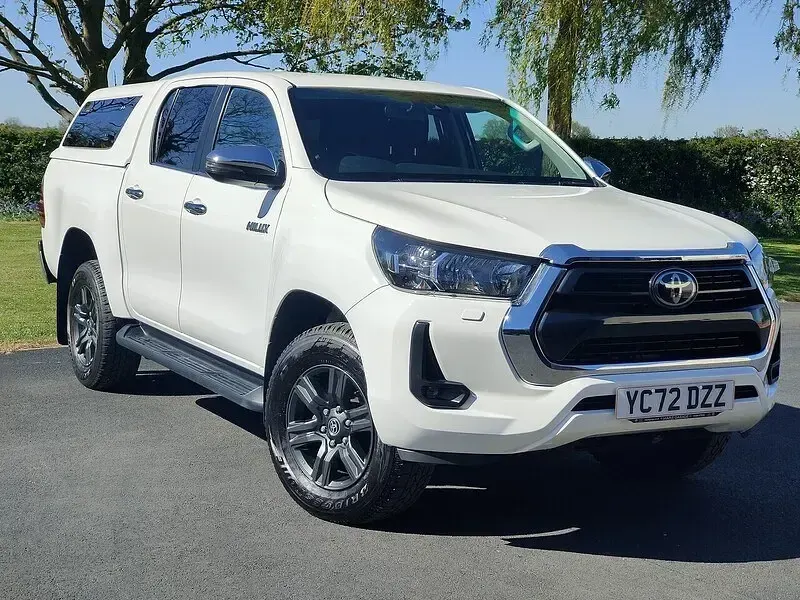 Używany Toyota HiLux 150 KM (110 kW) 2022 Biały Pickup