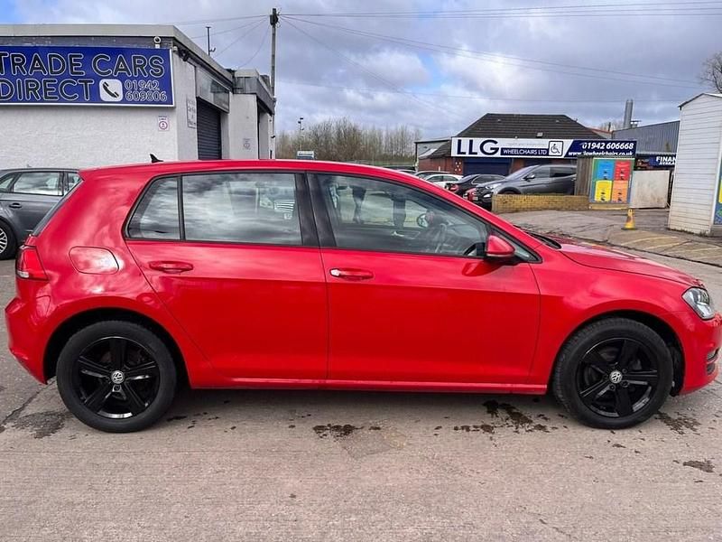 Begagnad VW Golf VII Edition 125 HK (91 kW) 2017 Röd Halvkombi