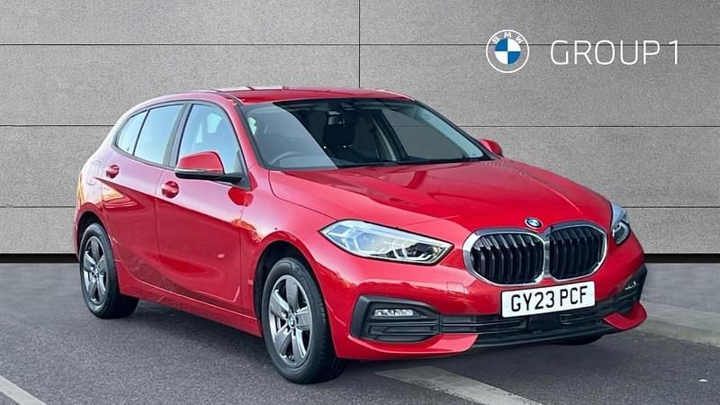 Used BMW 118 Comfort Edition 136 HP (100 kW) 2023 Red Hatchback
