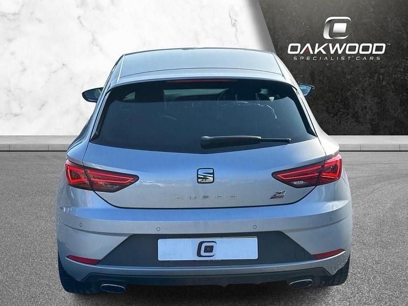 Used Seat Leon CUPRA 300 HP (220 kW) 2018 Silver Coupe