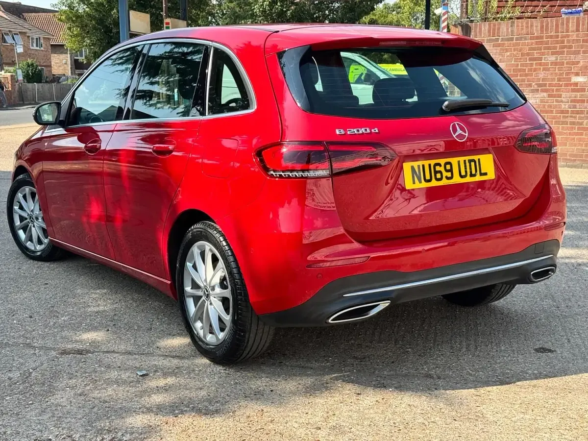 Used Mercedes B200 Executive 2019 Red Hatchback