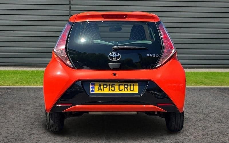 Usado Toyota Aygo X-cite 69 HP (50 kW) 2015 Citadino